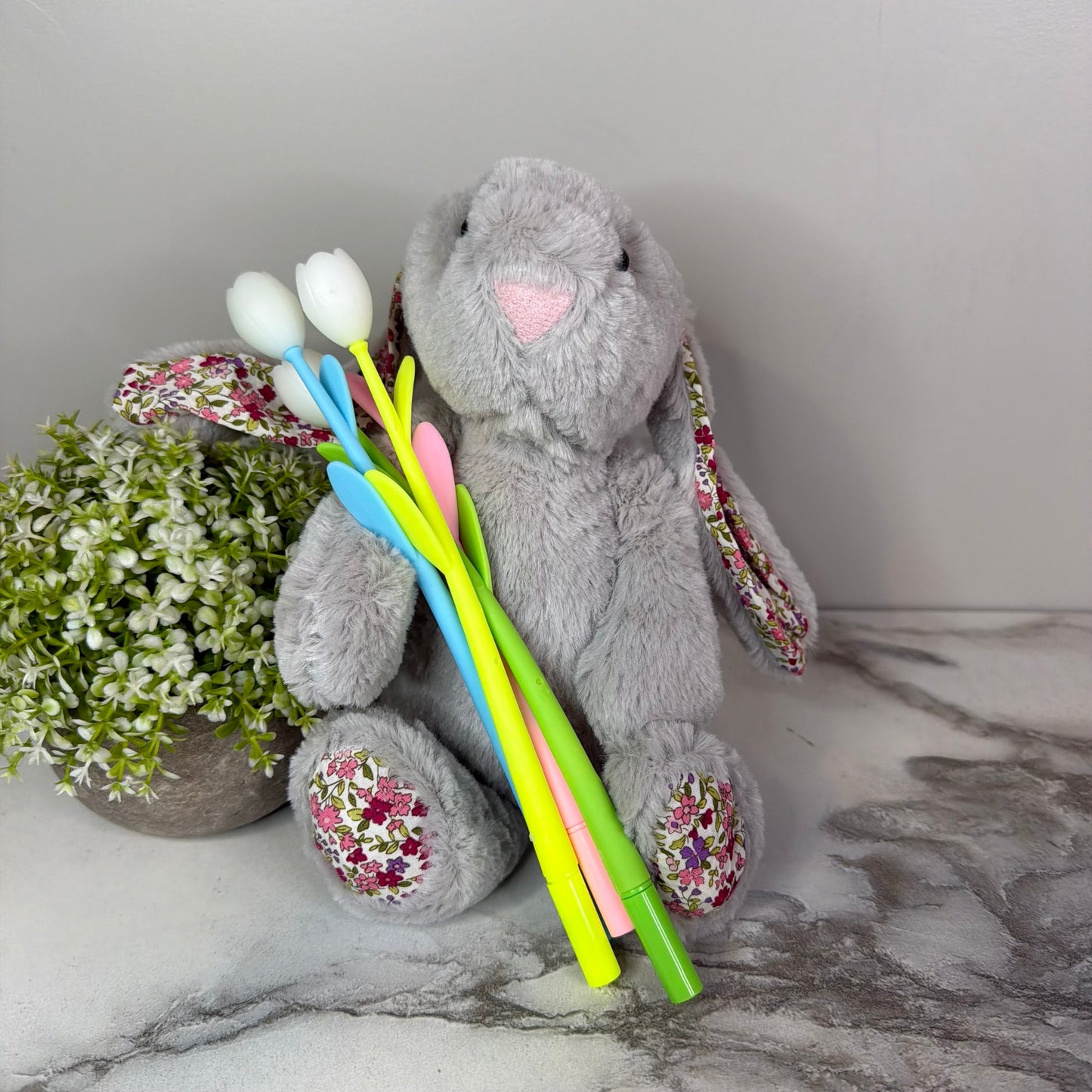 Bunny Floral Plush & Tulip Pen Bundled Set - Grey
