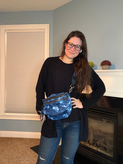 The Roni Nylon Crossbody - Blue Denim Floral