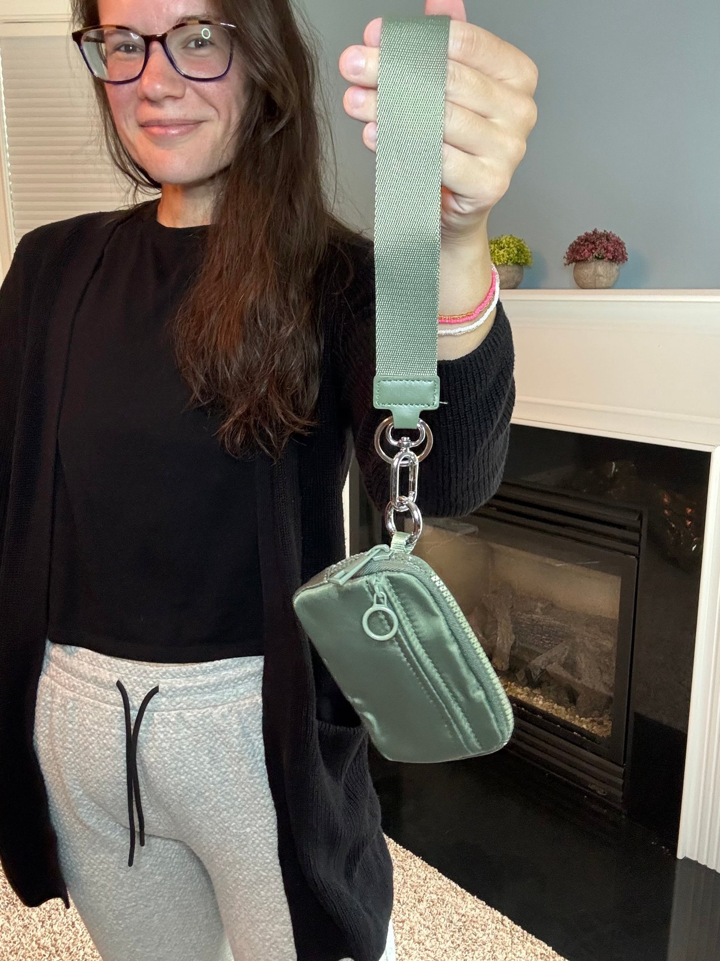 Rue - Nylon Wristlet Wallet - Solid